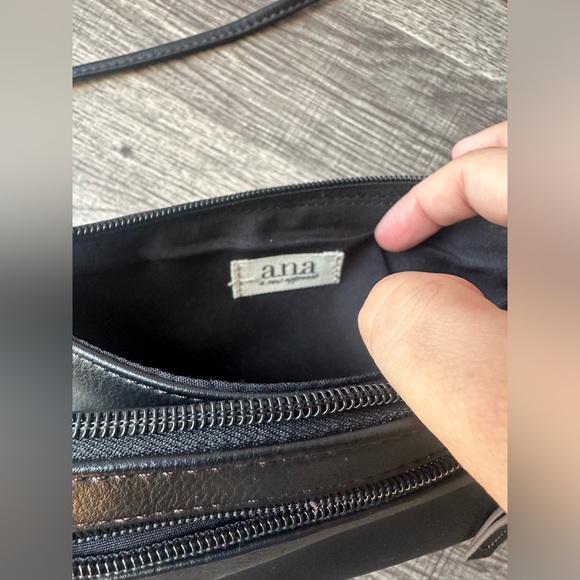 a.n.a black crossbody handbag - Picture 2 of 11